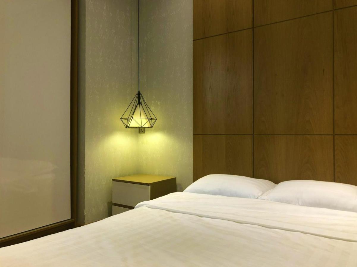 Full House Retreat - The Water Front Aparthotel Хошимин Екстериор снимка