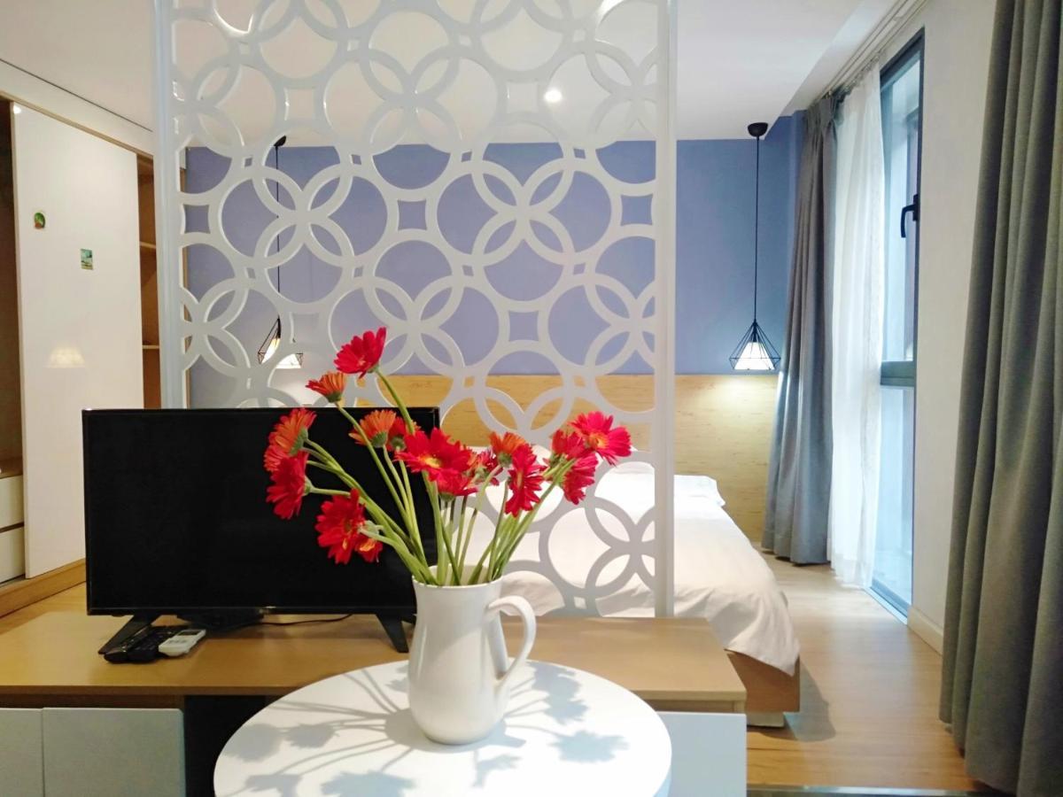Full House Retreat - The Water Front Aparthotel Хошимин Екстериор снимка